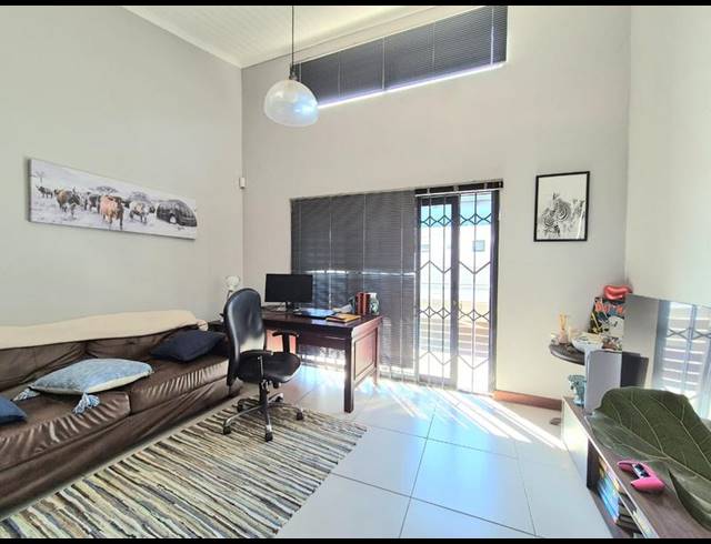 1 BEDROOM APARTMENT FOR SALE IN MENLO PARK